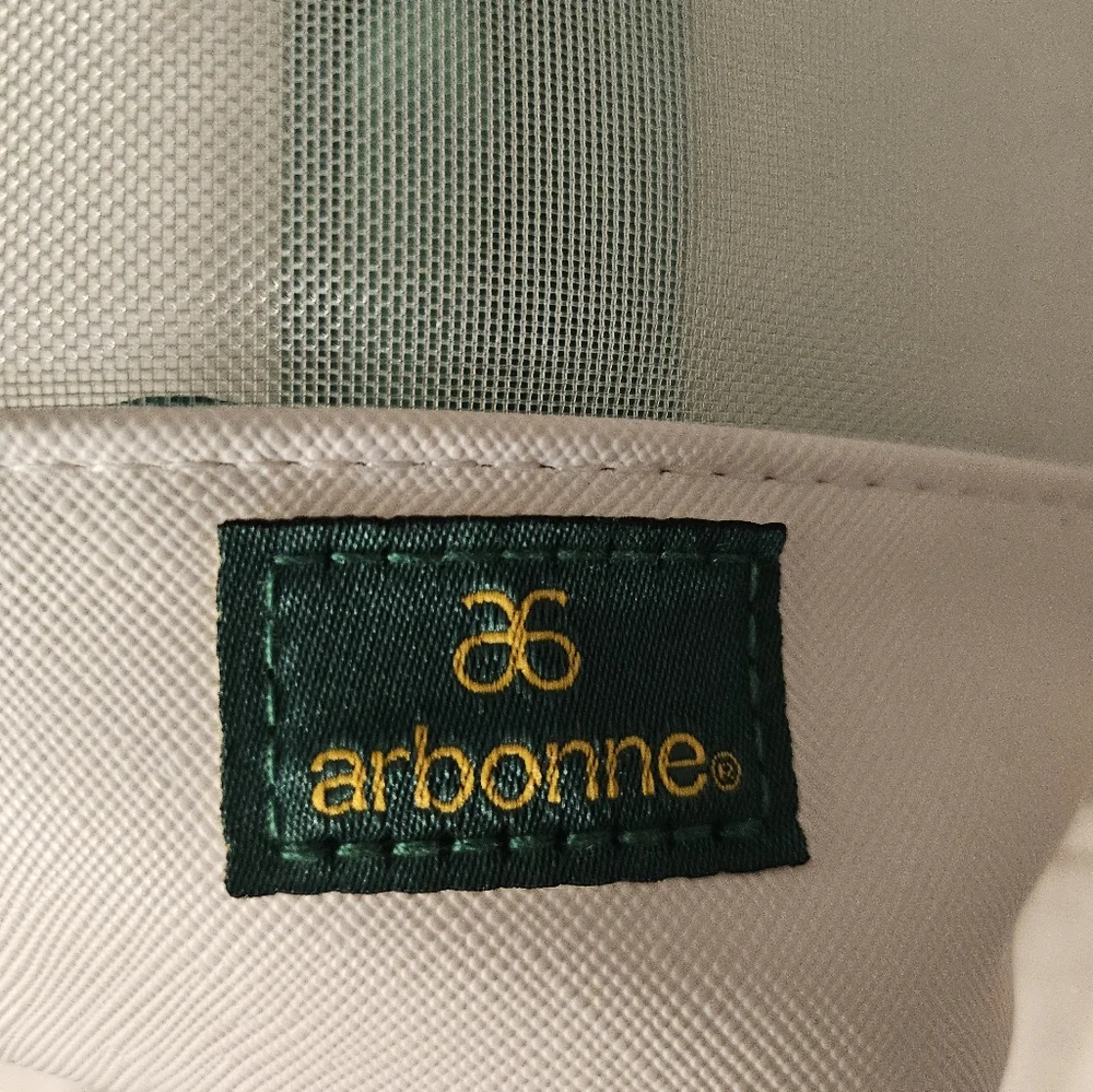 Arbonne‎ White and Green Travel Pouch